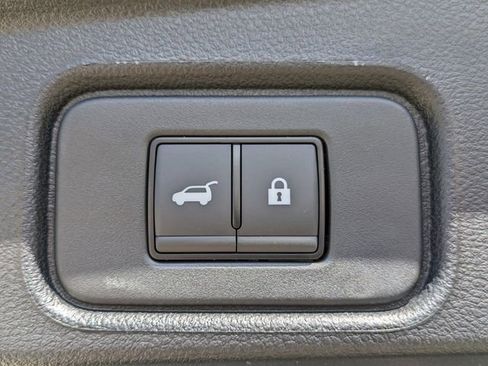 New 2026 Nissan Pathfinder SV image 15