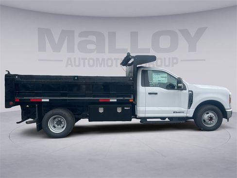 Used 2024 Ford F350 XL w/ XL Chrome Package image 2