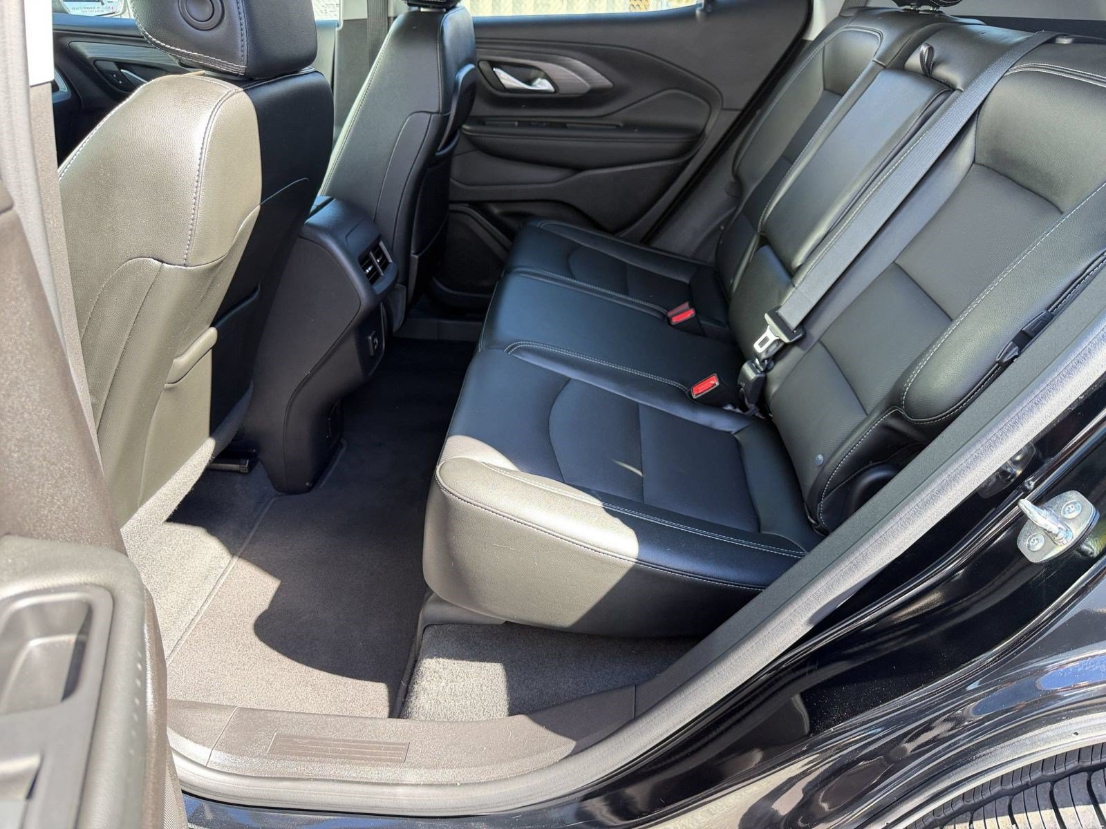 Used 2024 GMC Terrain SLT AWD/4WD image 22