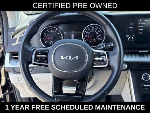 Used 2023 Kia Carnival LX FWD image 18