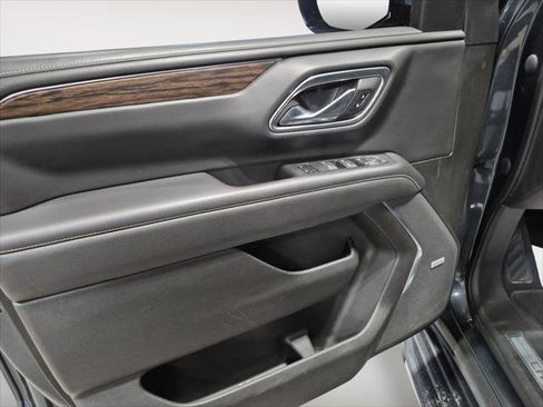 Used 2021 Chevrolet Tahoe Premier w/ Premium Package image 11