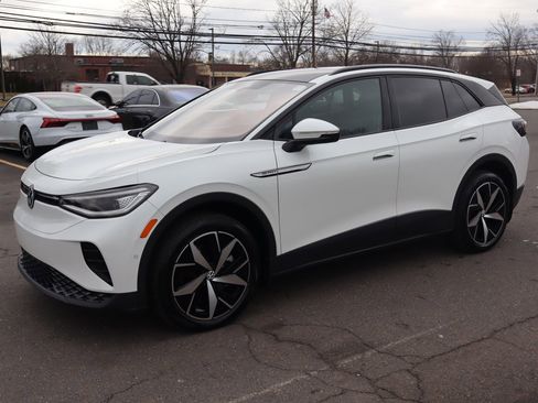 Used 2023 Volkswagen ID.4 Pro S image 1