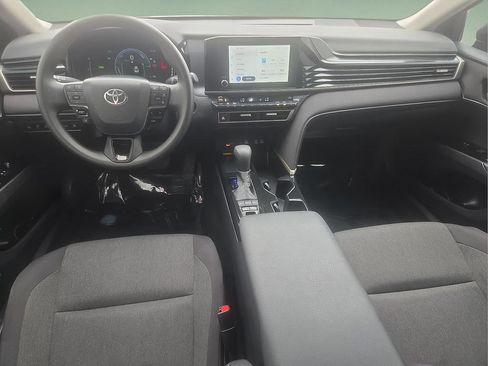 Used 2025 Toyota Camry LE w/ Convenience Package image 16