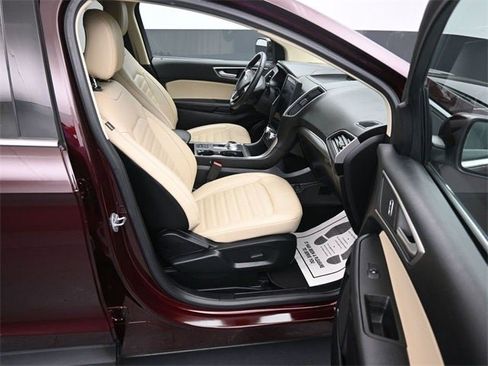 Used 2022 Ford Edge SEL w/ Convenience Package image 16