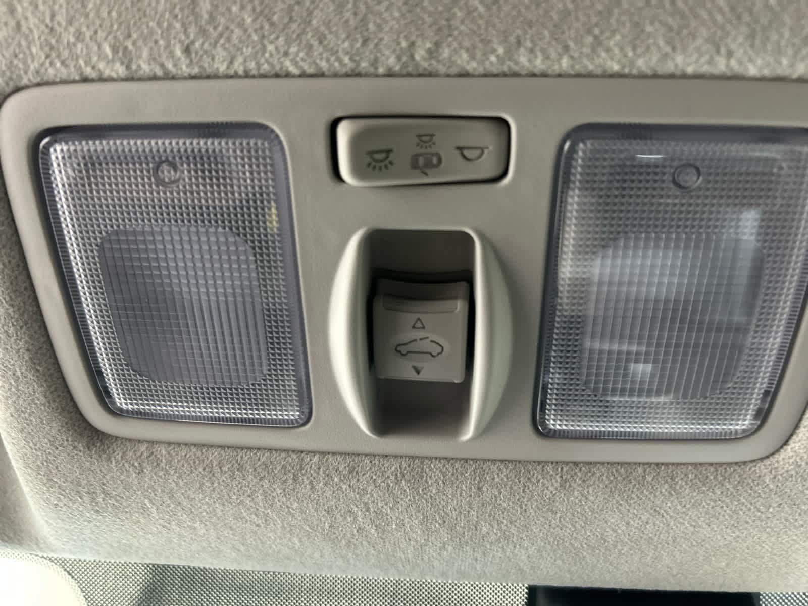 Used 2023 Hyundai Venue SEL FWD image 7