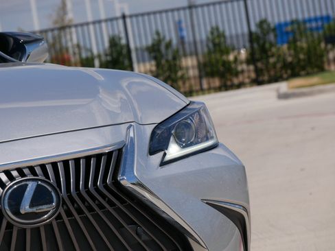 Used 2020 Lexus ES 350 w/ Premium Package FWD image 10