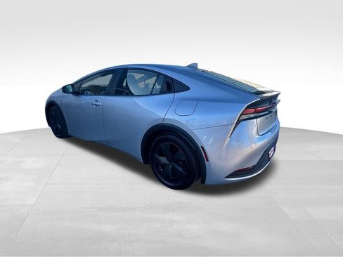 Used 2024 Toyota Prius LE image 6