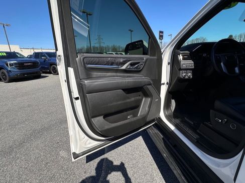 Used 2021 GMC Yukon Denali w/ Denali Premium Package image 23