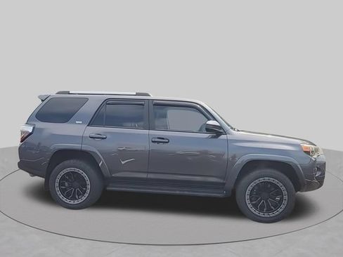 Used 2020 Toyota 4Runner SR5 AWD/4WD image 10