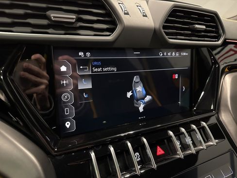 Used 2024 Lamborghini Urus S image 31