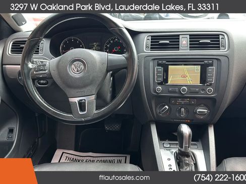 Used 2014 Volkswagen Jetta SEL FWD image 22