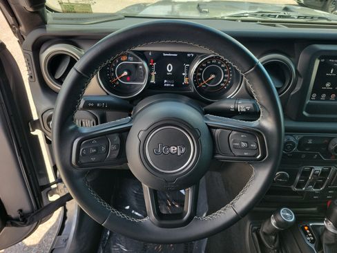 Used 2021 Jeep Wrangler Unlimited Sport AWD/4WD image 24