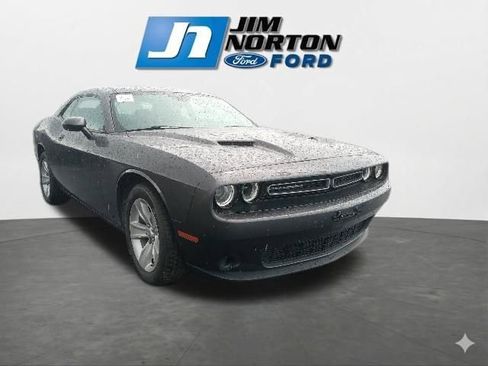Used 2023 Dodge Challenger SXT RWD image 1