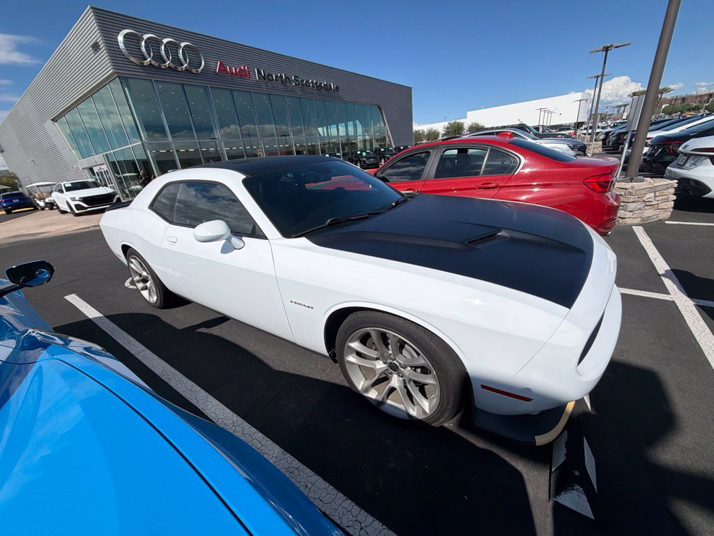 Used 2020 Dodge Challenger R/T RWD image 4