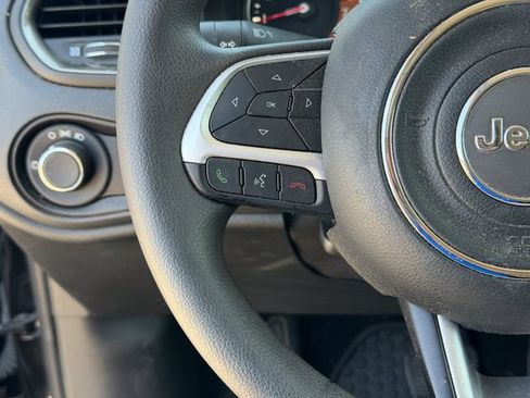 Used 2023 Jeep Renegade Latitude AWD/4WD image 11