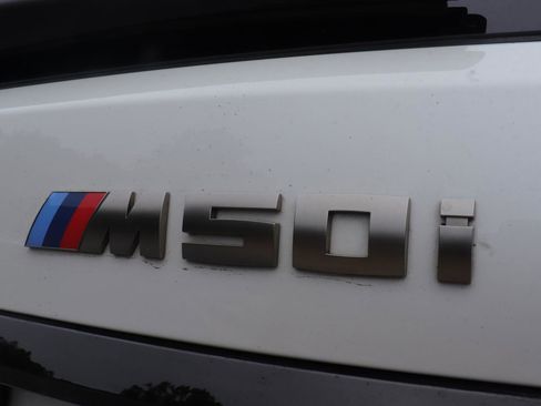 Used 2022 BMW X7 M50i image 11