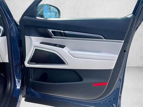 Used 2023 Kia Telluride S image 18