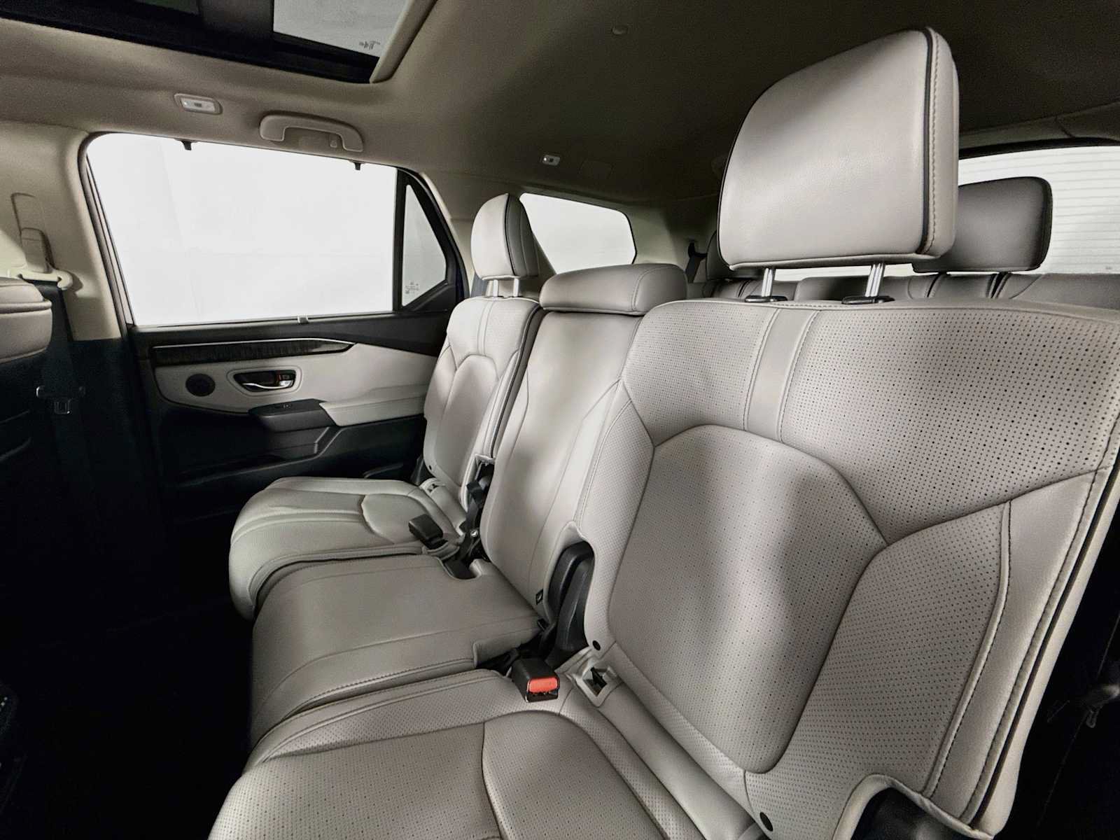 Certified 2024 Honda Pilot Elite image 34