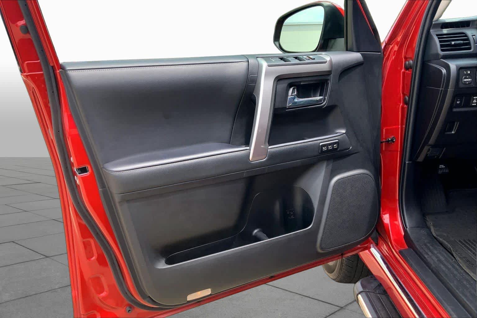 Used 2021 Toyota 4Runner Limited AWD/4WD image 22