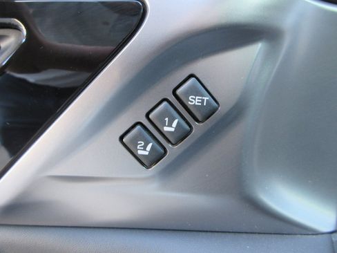 Used 2023 Subaru Outback Limited XT AWD/4WD image 29