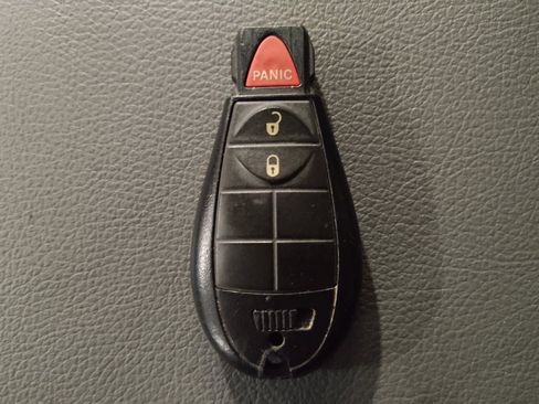 Used 2017 RAM 1500 Classic SLT image 32