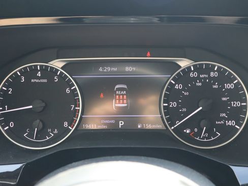 Used 2024 Nissan Pathfinder SV FWD image 10