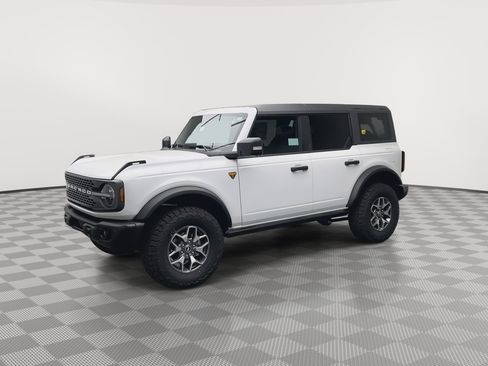 New 2025 Ford Bronco Badlands image 32