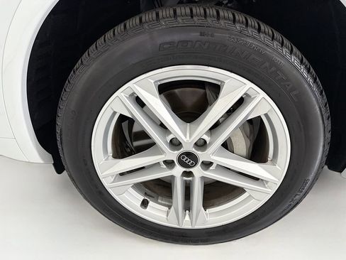 Used 2024 Audi Q5 e Prestige AWD/4WD image 28