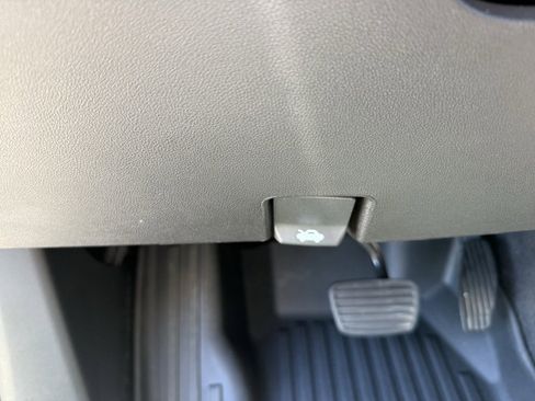 Used 2024 Chevrolet Colorado Trail Boss w/ Technology Package image 16