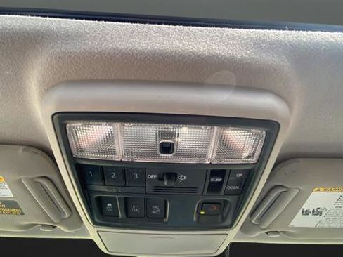Used 2022 Toyota 4Runner Limited AWD/4WD image 31