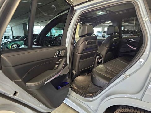 Used 2024 BMW X5 M60i image 34