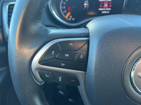 Certified 2019 Jeep Grand Cherokee Laredo image 24