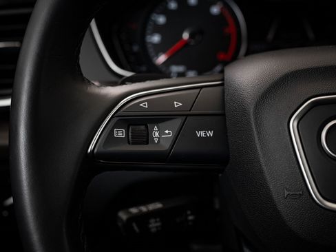 Used 2023 Audi Q5 2.0T Premium w/ Convenience Package image 28