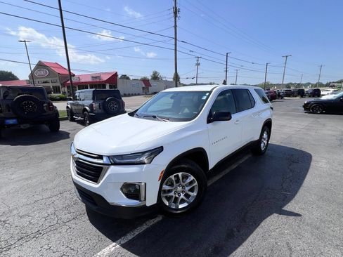 Used 2023 Chevrolet Traverse LS FWD image 16
