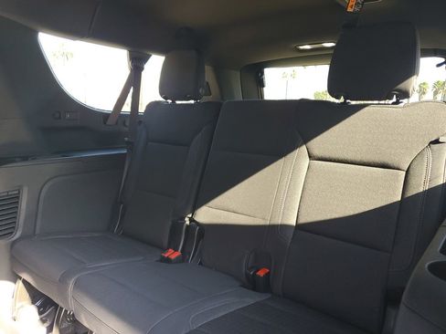 New 2026 Chevrolet Suburban LS image 12