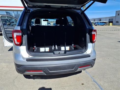 Used 2019 Ford Explorer XLT w/ Equipment Group 201A image 17