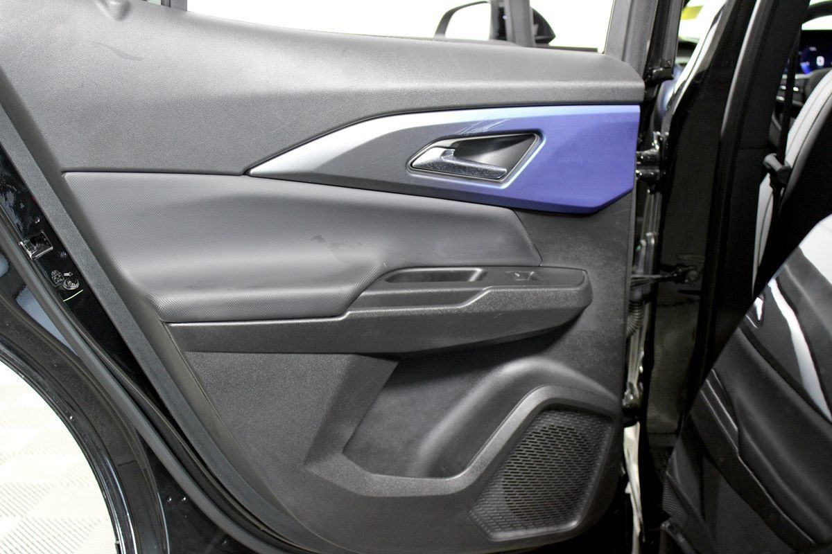 Used 2024 Chevrolet Equinox EV LT w/ LPO, All-Weather Mat Package FWD image 20