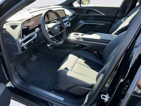 Used 2024 Cadillac Lyriq Sport AWD/4WD image 26
