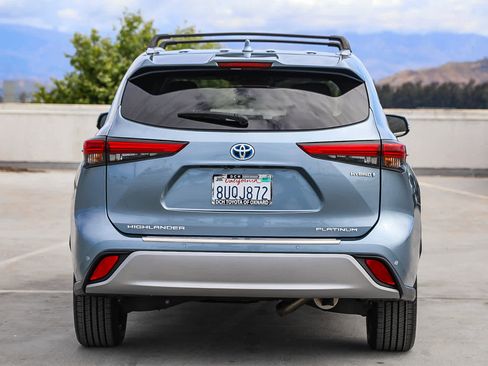 Certified 2021 Toyota Highlander Platinum FWD image 7