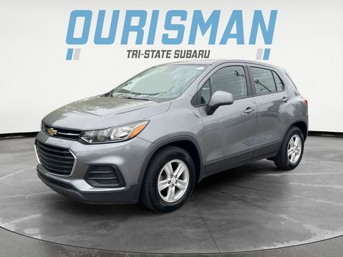 Used 2020 Chevrolet Trax LS FWD image 2