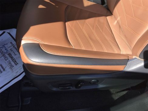 Used 2024 Nissan Pathfinder Platinum w/ Cargo Package image 12