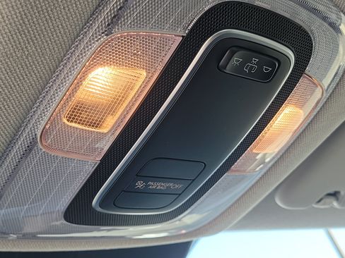 Certified 2025 Hyundai Elantra SE FWD image 17