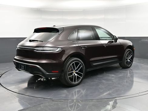Certified 2025 Porsche Macan AWD/4WD image 8