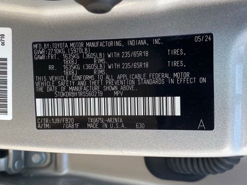 Used 2024 Toyota Highlander LE image 22