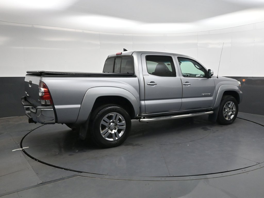 Used 2015 Toyota Tacoma 4x4 Double Cab w/ Limited Package image 4