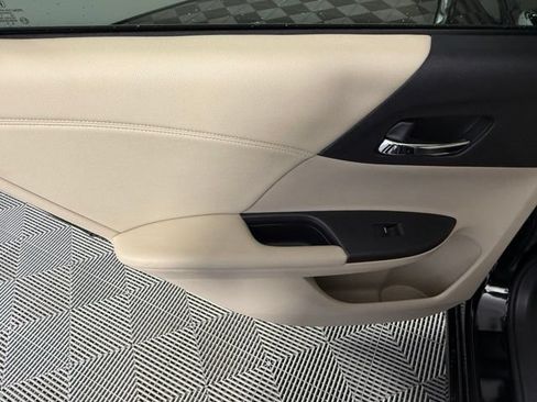 Used 2013 Honda Accord EX-L image 36