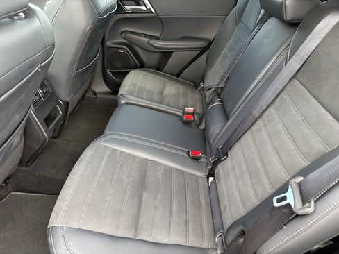 Used 2025 Mitsubishi Outlander SE FWD image 20