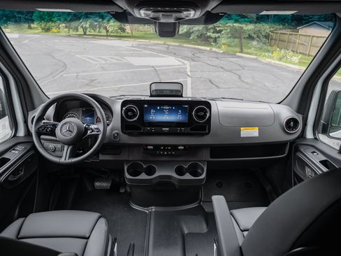New 2026 Mercedes-Benz Sprinter 2500 image 22