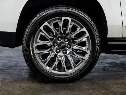 Used 2023 GMC Yukon XL Denali Ultimate image 28