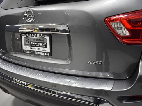 Used 2020 Nissan Pathfinder S AWD/4WD image 12